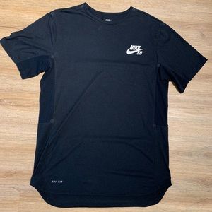 Men’s Nike SB Drifit shirt. Size Large